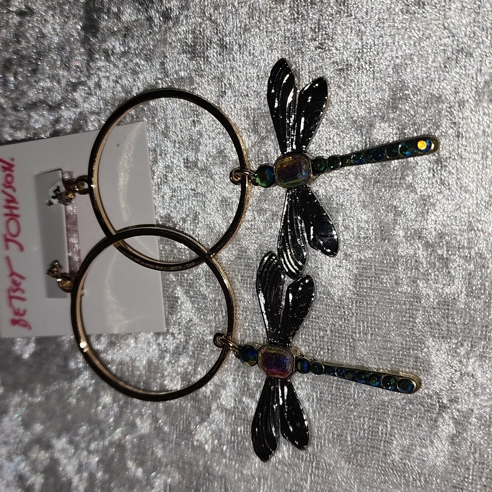 ✨️NWT DRAGONFLY STUNNING BETSEY JOHNSON STATEMENT EARRINGS✨️ - Picture 6 of 8